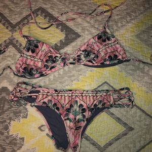 O’Neil Pink Bikini Set (worn 3 times) size small
